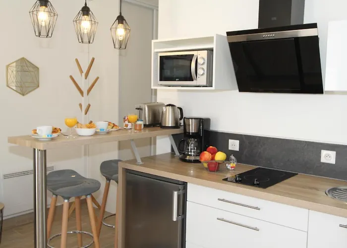 Le First By Easyescale *